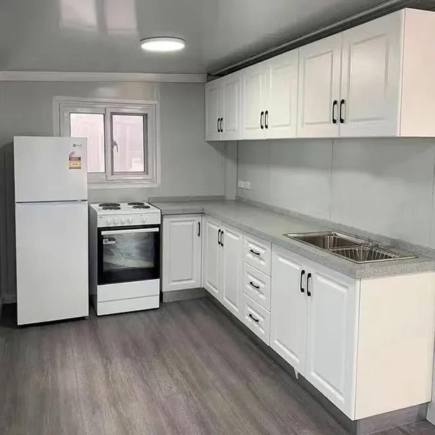 Prefab Tiny Home Modern Design Luxury Villa Houses Modern Extendable Container House with 2 Bedroom Tiny House 1 Kitchen Folding Boxable House to Live in.